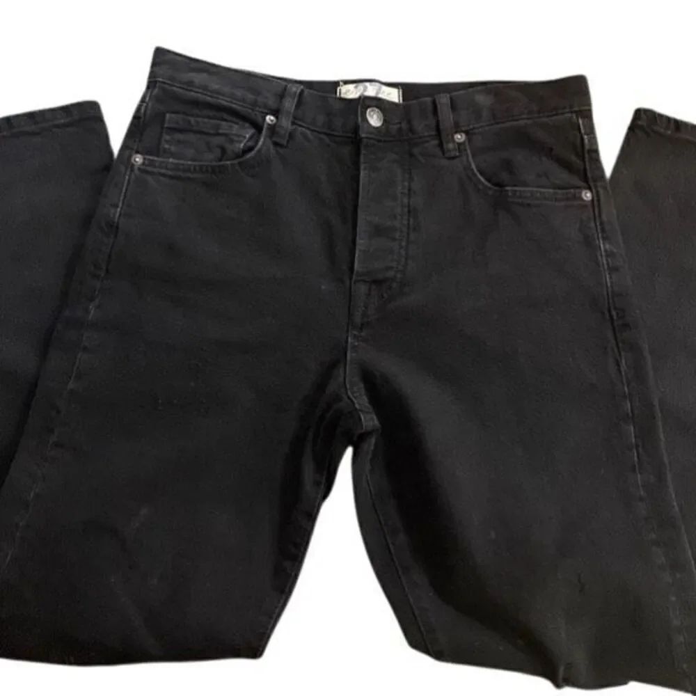 We The Free size 27 distressed black straight leg jeans